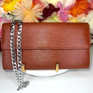 RARE LOUIS VUITTON Epi long Wallet